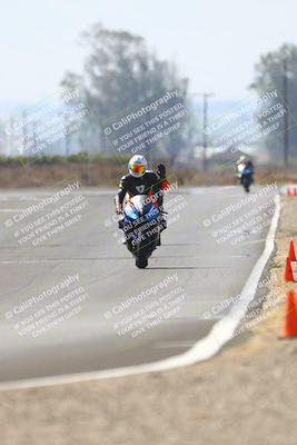 media/Sep-20-2025-TrackDaz (Sat) [[27f0cde673]]/B Group/220pm (Turn 9)/